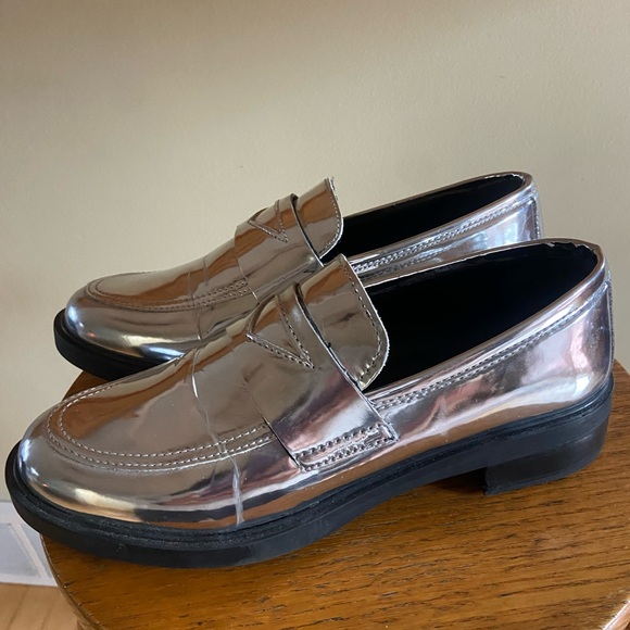 Steve Madden Other - Steve Madden Silver Chrome Metallic Loafers Size 9.5